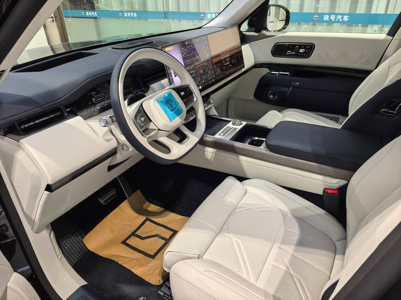 ZEEKR 9X Ultra版